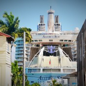 Megaliner Allure of the Seas